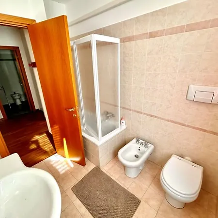 Trilo Michele, In Centro A 锡罗洛